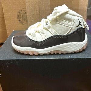 Jordan 11 sail pink /brown toddler size 7